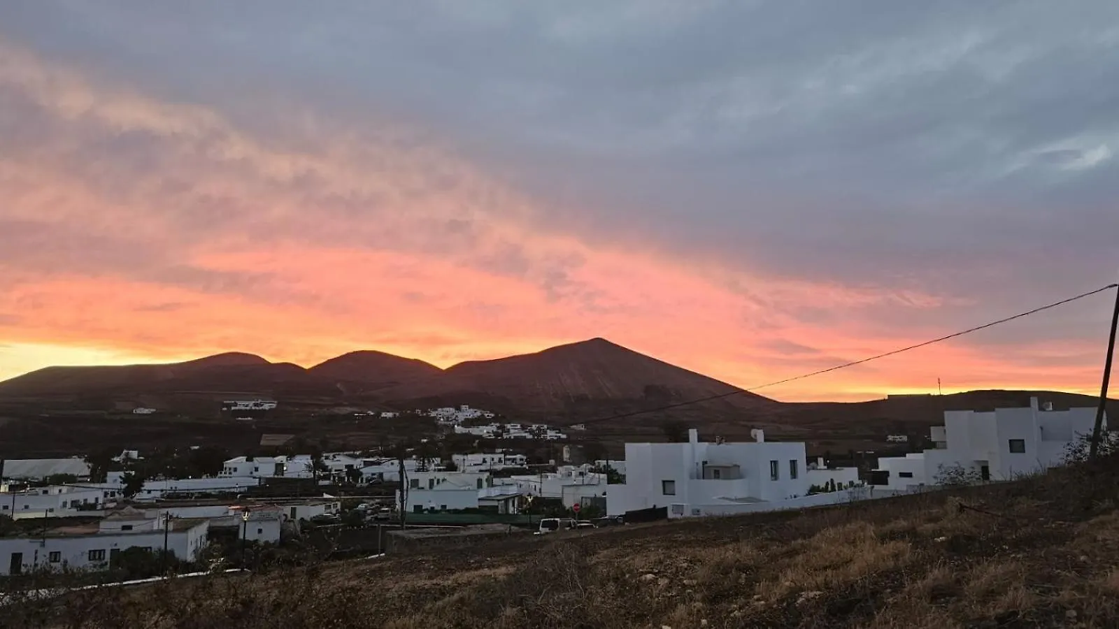 Tranquilidad Entre Volcanes Uga